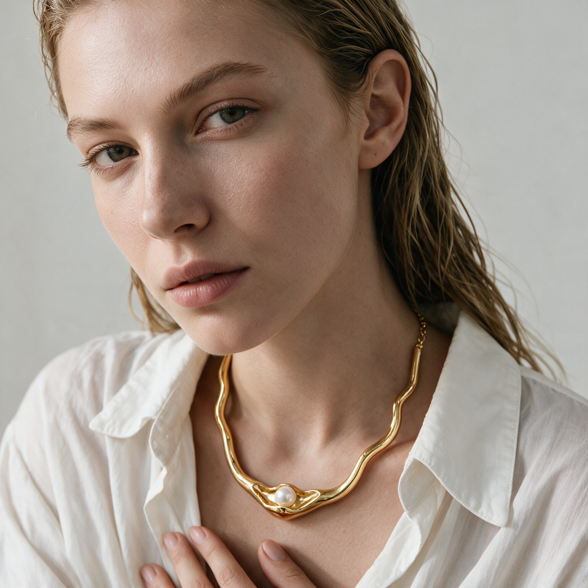 Molten Pearl Collar